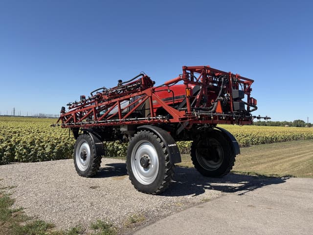 Image of Case IH Patriot 3340 equipment image 4