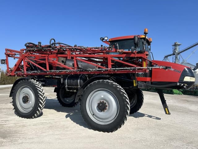 Image of Case IH Patriot 3340 equipment image 1