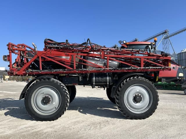 Image of Case IH Patriot 3340 equipment image 3