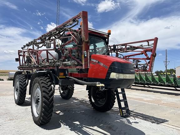 Image of Case IH Patriot 3340 equipment image 1