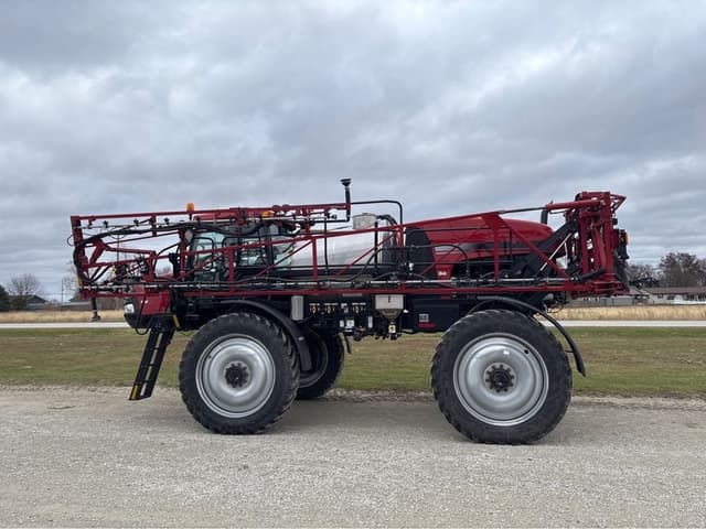 Image of Case IH Patriot 3340 equipment image 4