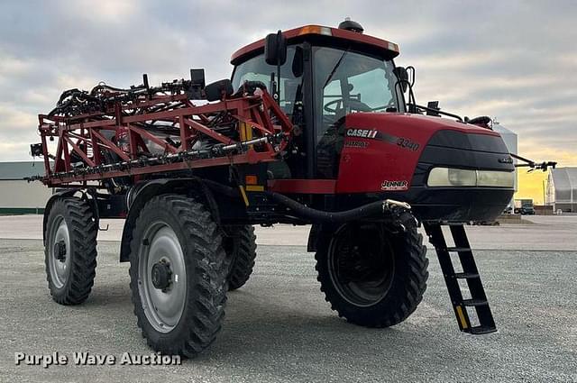 Image of Case IH Patriot 3340 equipment image 2