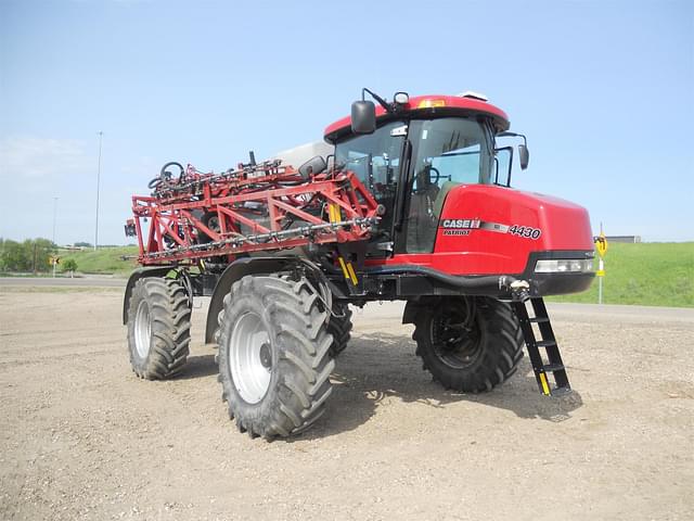 Image of Case IH Patriot 4430 equipment image 4