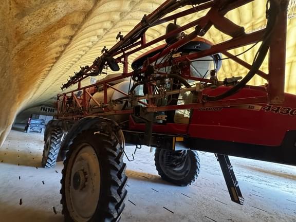 Image of Case IH Patriot 4430 equipment image 4