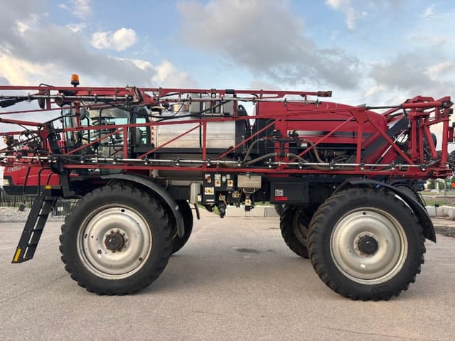 Image of Case IH Patriot 4430 equipment image 4