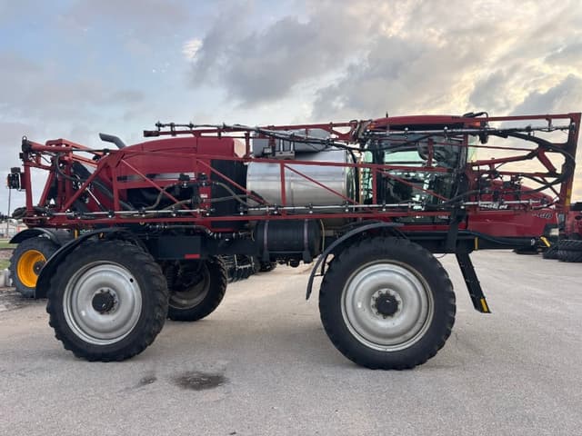 Image of Case IH Patriot 4430 equipment image 2