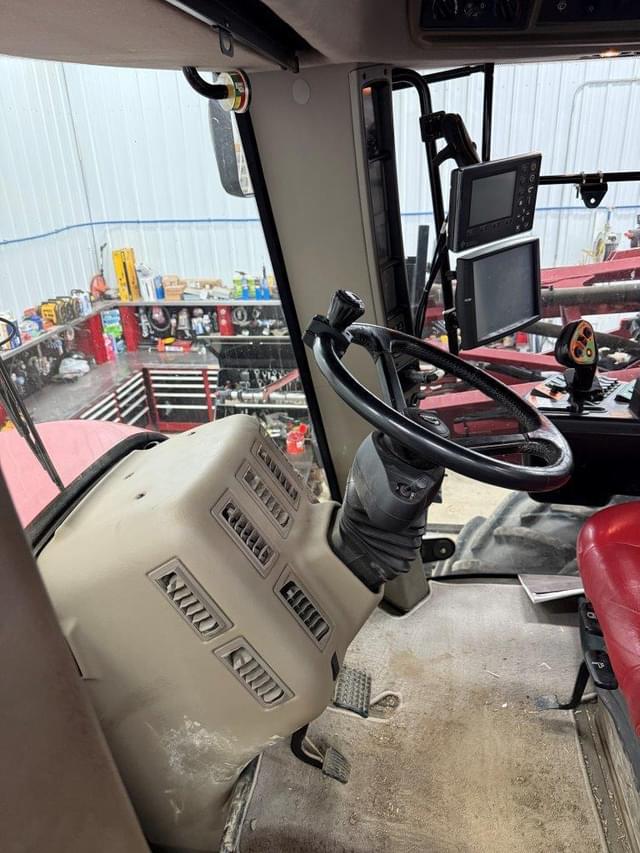 Image of Case IH Patriot 4430 equipment image 2