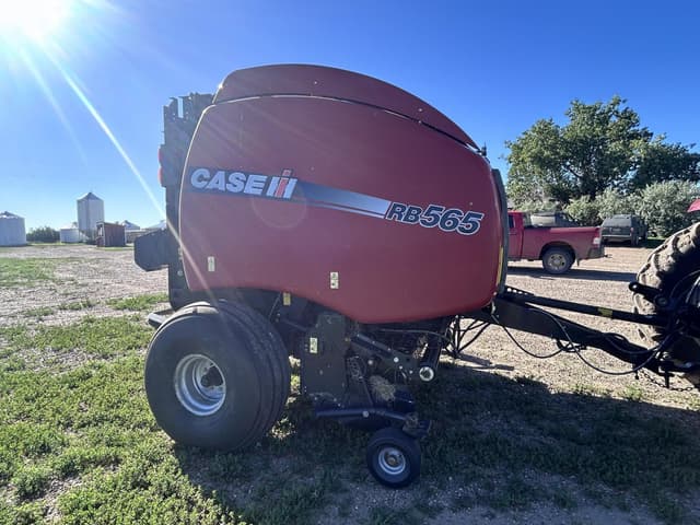 Image of Case IH RB565 equipment image 3