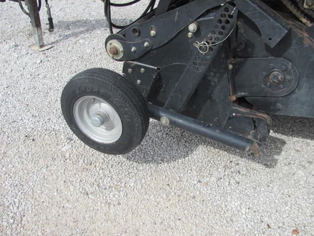 Image of Case IH RB565 equipment image 3