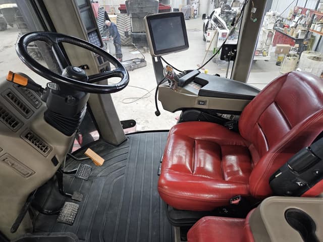 Image of Case IH Steiger 550 Quadtrac equipment image 4