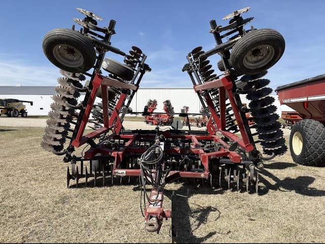 Image of Case IH 330 Turbo Till equipment image 4