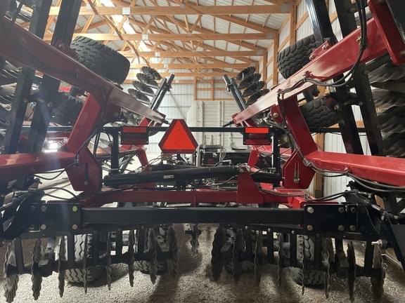 Image of Case IH 335VT equipment image 4
