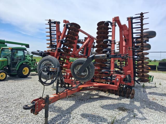 Image of Case IH 335VT equipment image 4