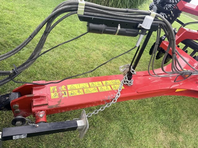 Image of Case IH 335VT equipment image 4