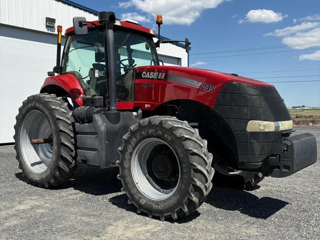Image of Case IH Magnum 235 equipment image 2