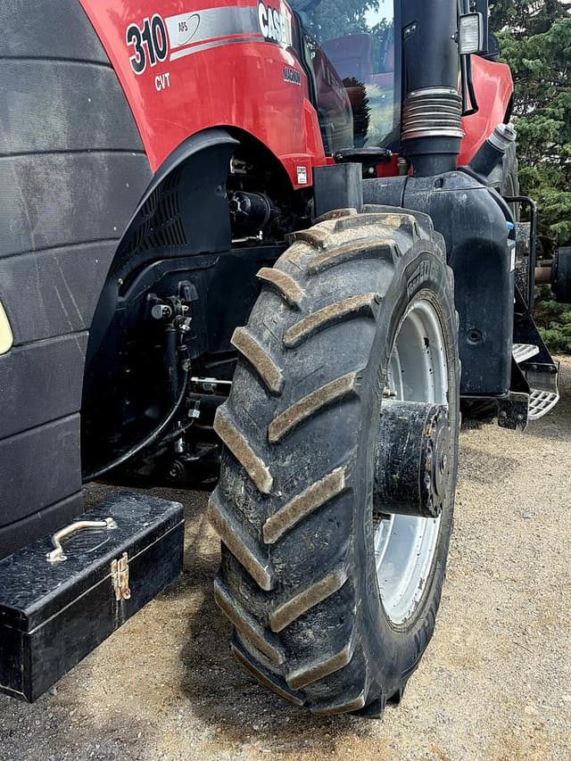 Image of Case IH Magnum 310 equipment image 3
