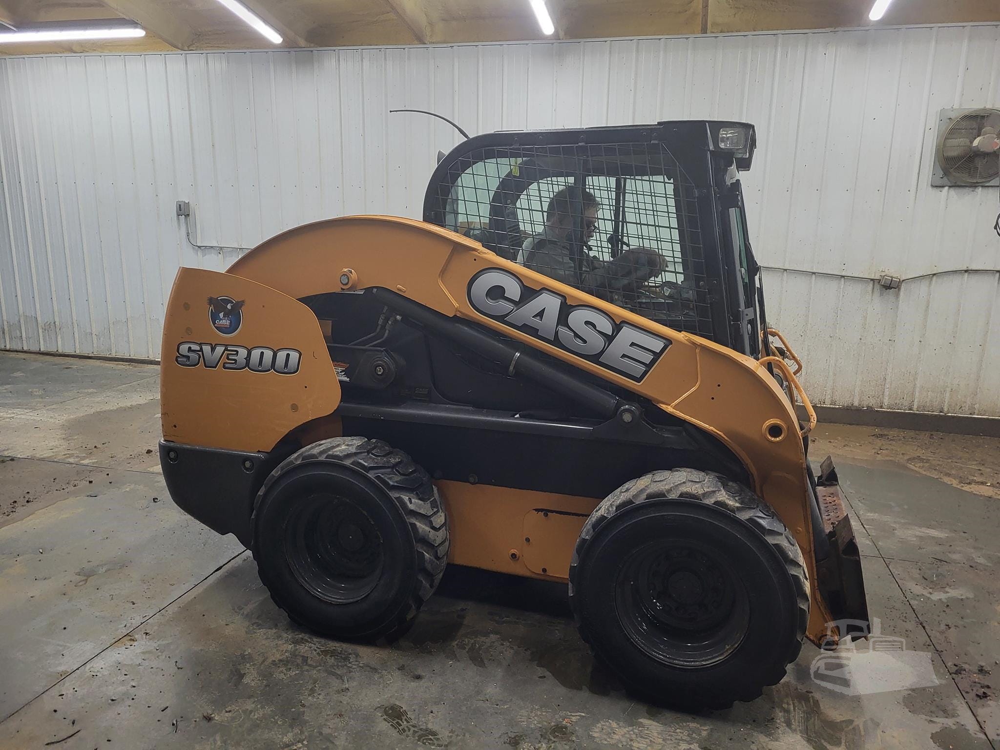 2014 Case SV300 Equipment Image0