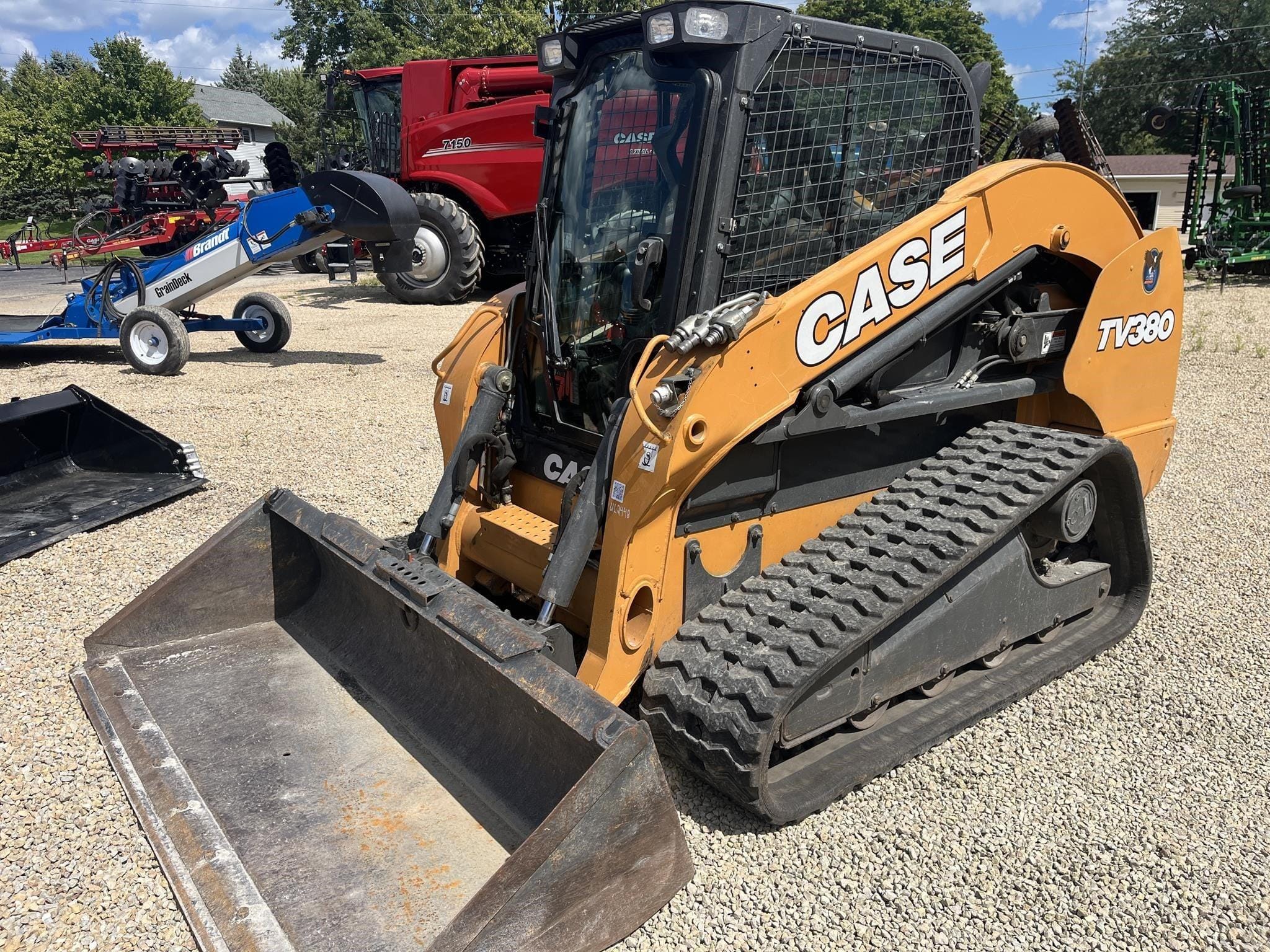 2014 Case TV380 Equipment Image0