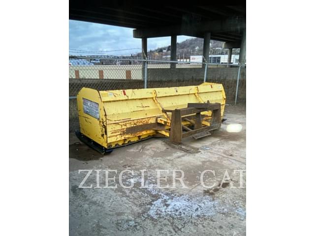 Image of Case 621F equipment image 1