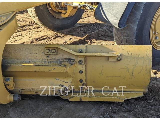 Image of Caterpillar 140M2 equipment image 4