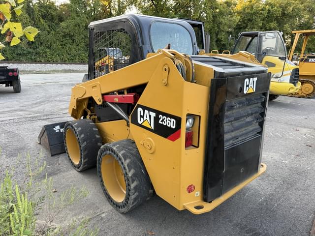 Image of Caterpillar 236D equipment image 1