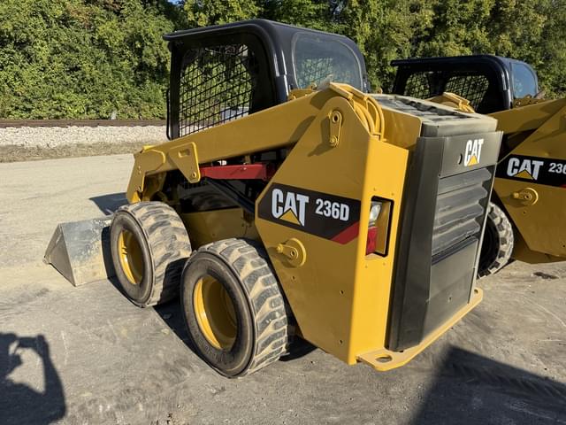 Image of Caterpillar 236D equipment image 1