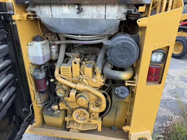 Image of Caterpillar 236D equipment image 2