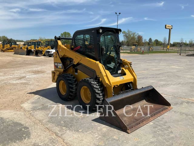 Image of Caterpillar 242D equipment image 1