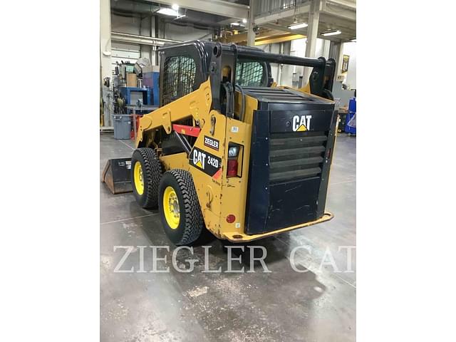 Image of Caterpillar 242D equipment image 2