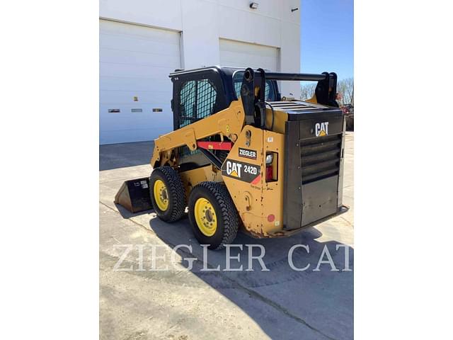 Image of Caterpillar 242D equipment image 1