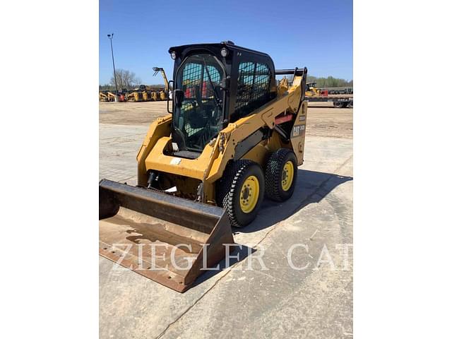 Image of Caterpillar 242D equipment image 3