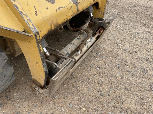 Image of Caterpillar 262D equipment image 4