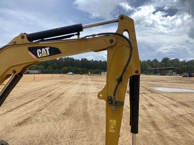 Image of Caterpillar 303.5E CR equipment image 4