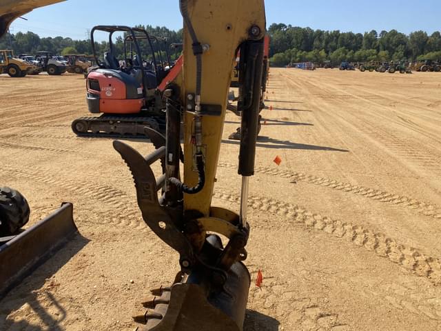 Image of Caterpillar 303.5E CR equipment image 4