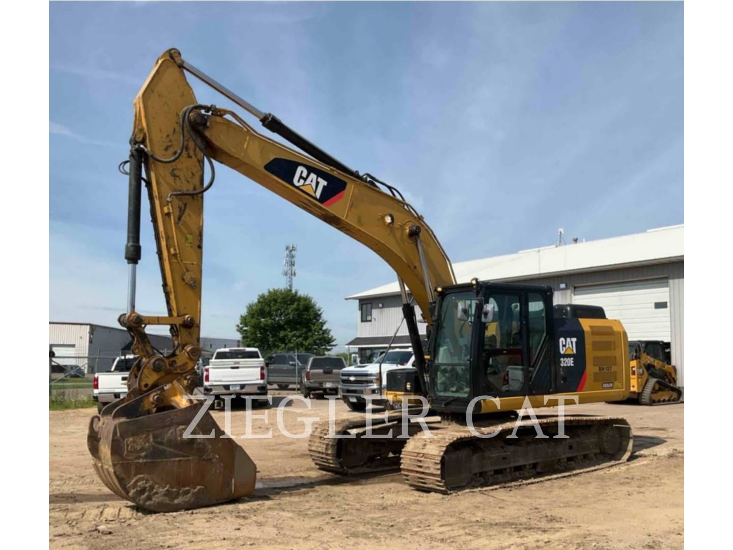2014 Caterpillar 320E Equipment Image0