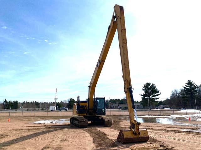 Image of Caterpillar 324EL equipment image 2