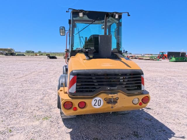 Image of Caterpillar 907H equipment image 2