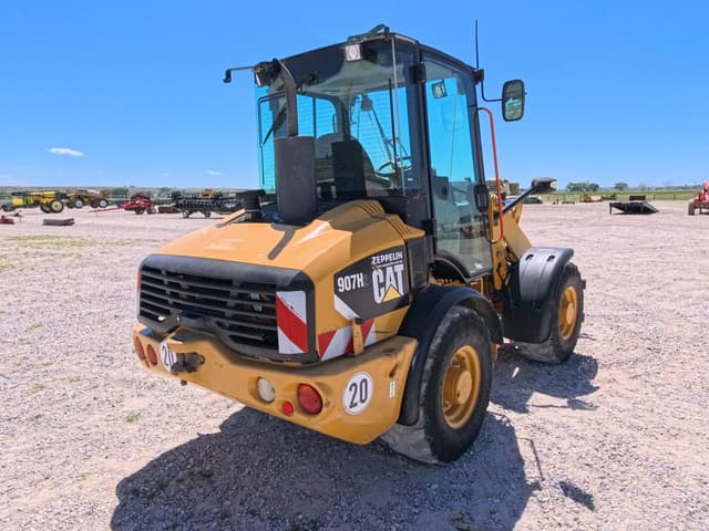 Image of Caterpillar 907H equipment image 3