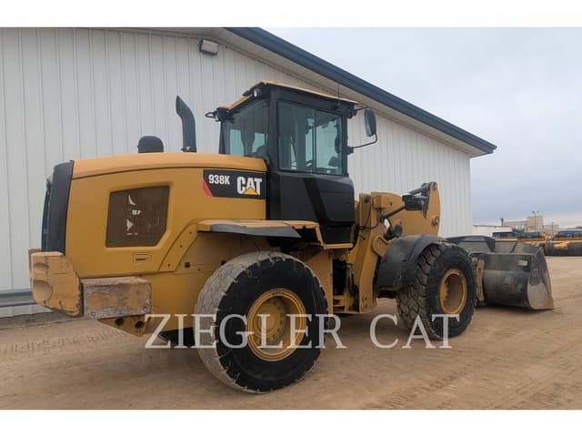Image of Caterpillar 938K equipment image 2
