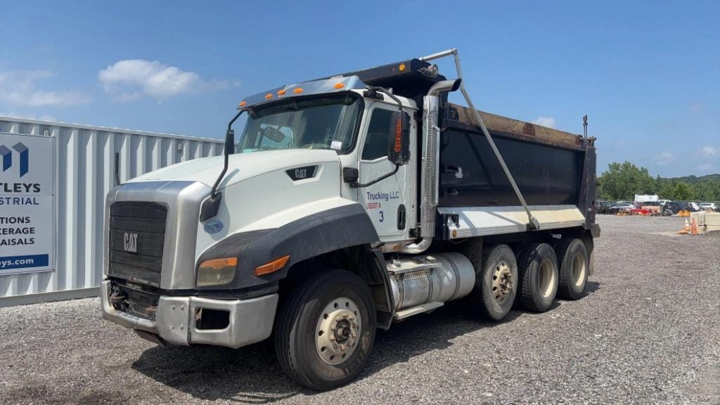 2014 Caterpillar CT660S Equipment Image0
