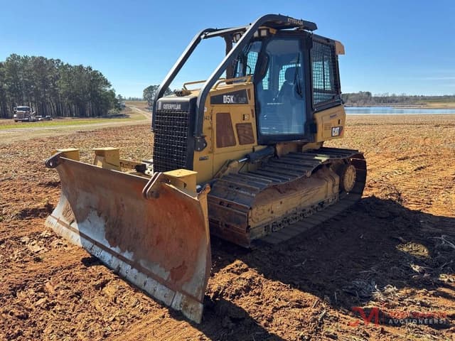 Image of Caterpillar D5K2 equipment image 3