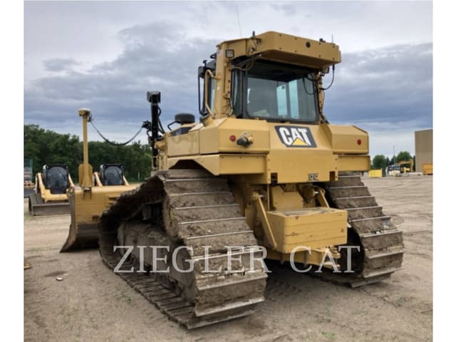 Image of Caterpillar D6T equipment image 3