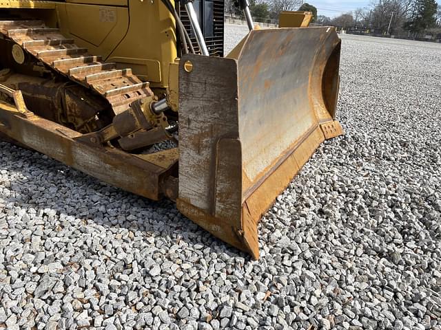 Image of Caterpillar D6T XL equipment image 4