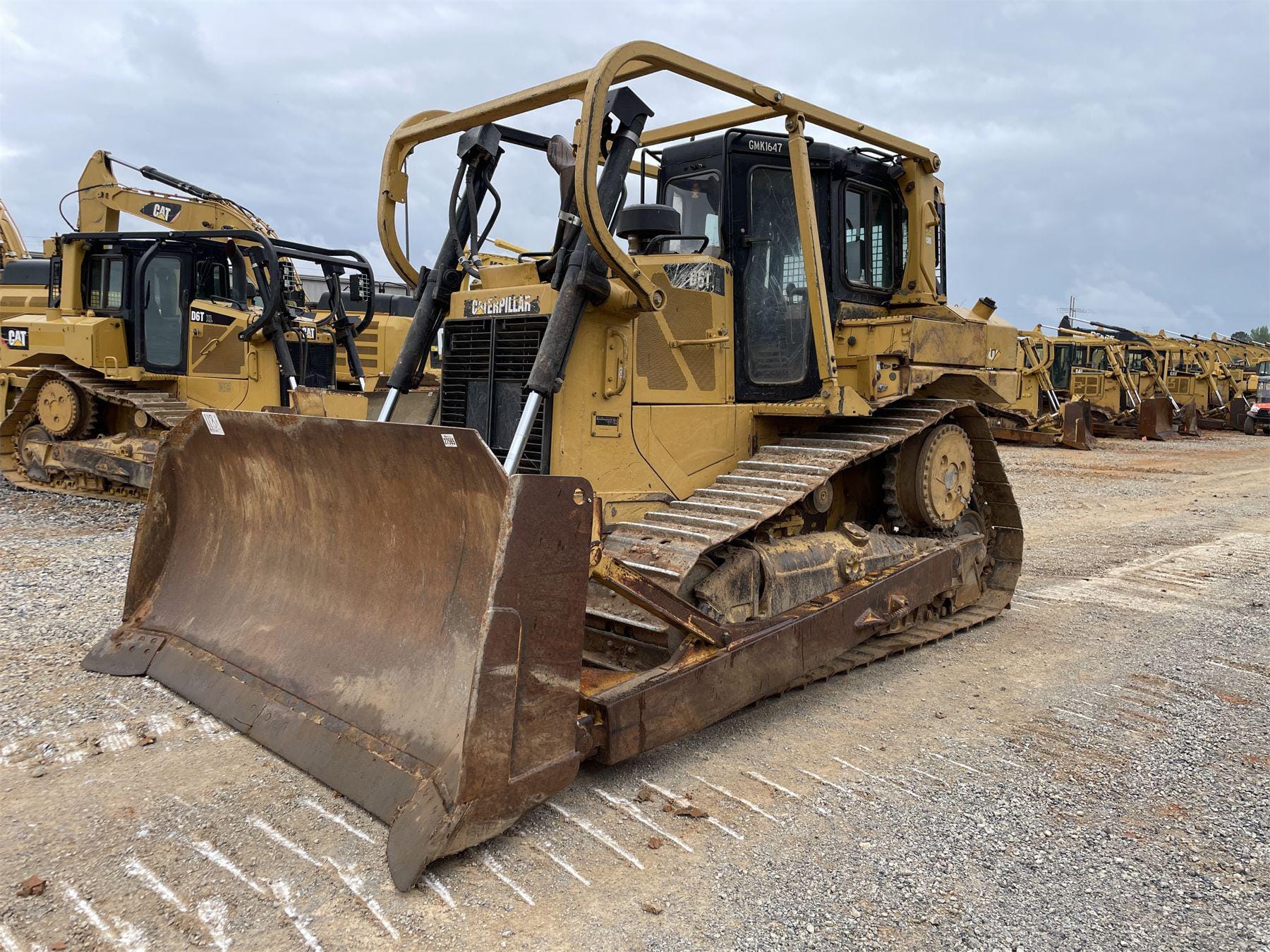 Main image Caterpillar D6T XL