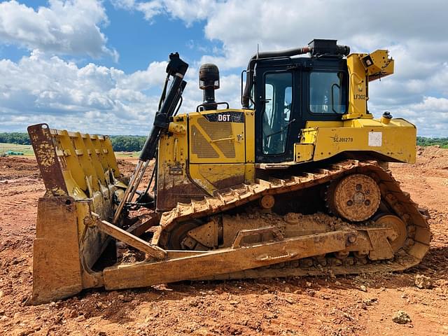 Image of Caterpillar D6T XW equipment image 4