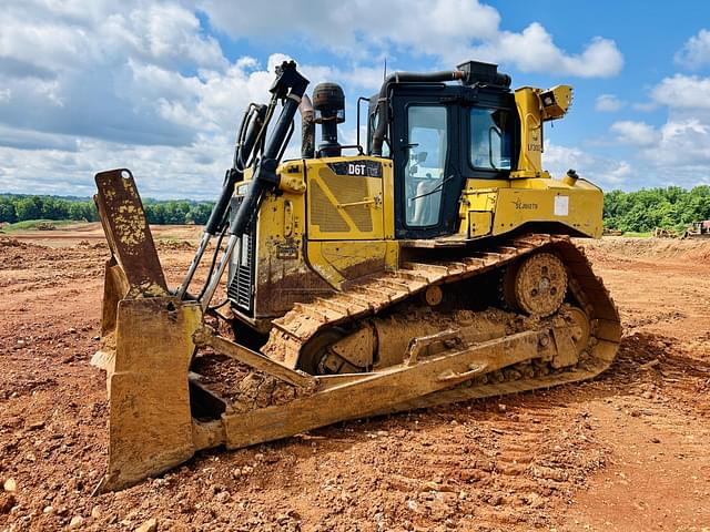 Image of Caterpillar D6T XW equipment image 1
