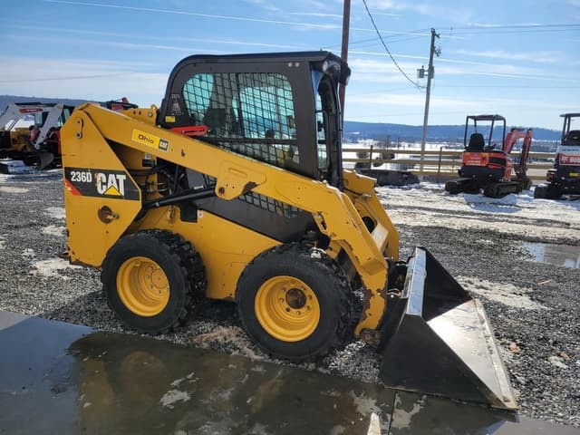 Image of Caterpillar 236D equipment image 4