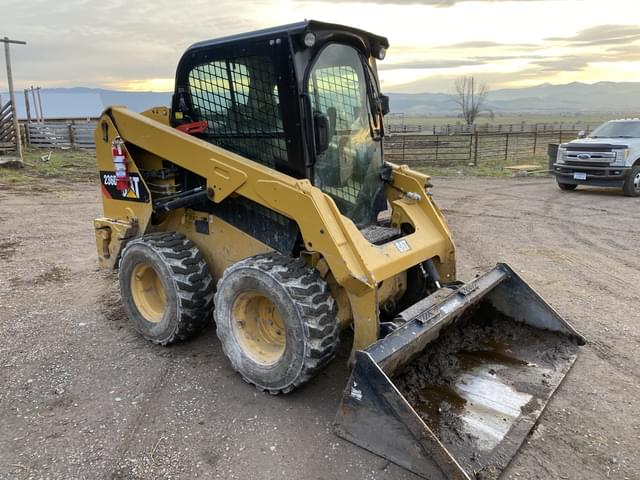 Image of Caterpillar 236D equipment image 4