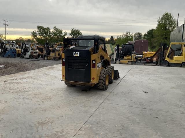 Image of Caterpillar 242D equipment image 3