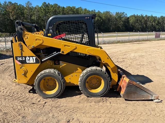 Image of Caterpillar 242D equipment image 3
